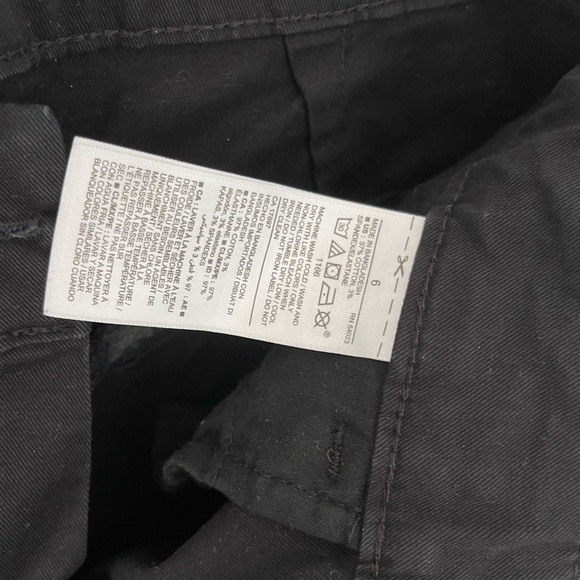 Old Navy - Black Pixie Shorts (size 6) - Picture 3 of 3